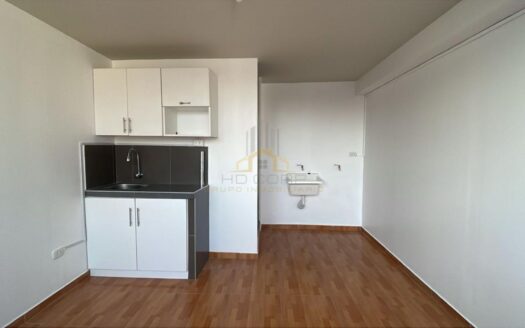 Departamento en Alquiler 50m2 en Cuarto Piso / 2 Habitaciones, 1 Baño en Urb. Los Pinares, Los Olivos, Lima (cerca MERCADO COVIDA)