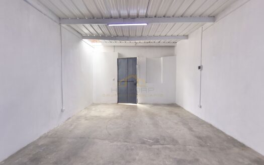 ALQUILER DE ALMACÉN EN MIRAFLORES – 32 m² CON PUERTA A CALLE